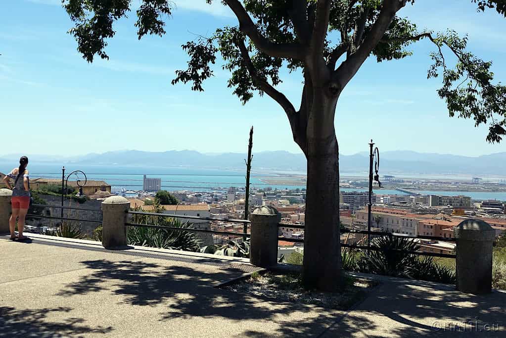 Cagliari Blick auf Hafen