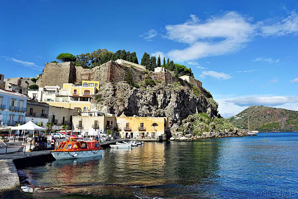 Castello di Lipari vom Hafen aus